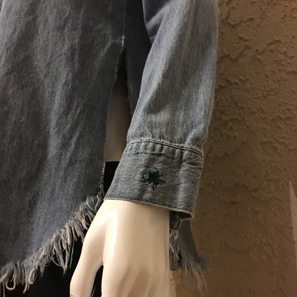 Lucky Brand 🐞 Denim Boyfriend Shirt w/Embroidery Sz S - Picture 10 of 16
